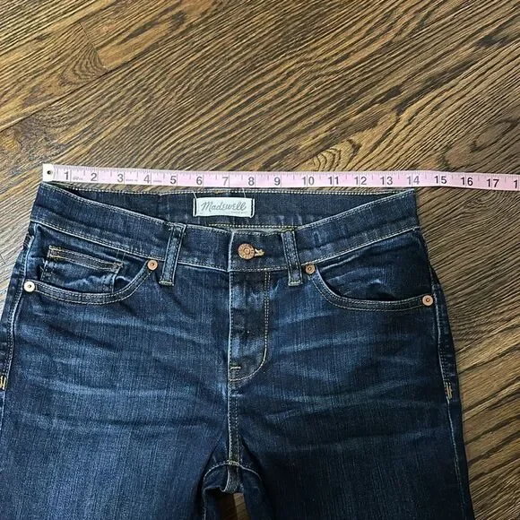 Madewell Skinny Jeans in a dark wash - Size 27 - Picture 3 of 7